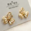 S925 joyería de plata de cuatro hojas pendientes moda simple y versátil elegante chica earpieces pareja regalo joyería Application Scenario